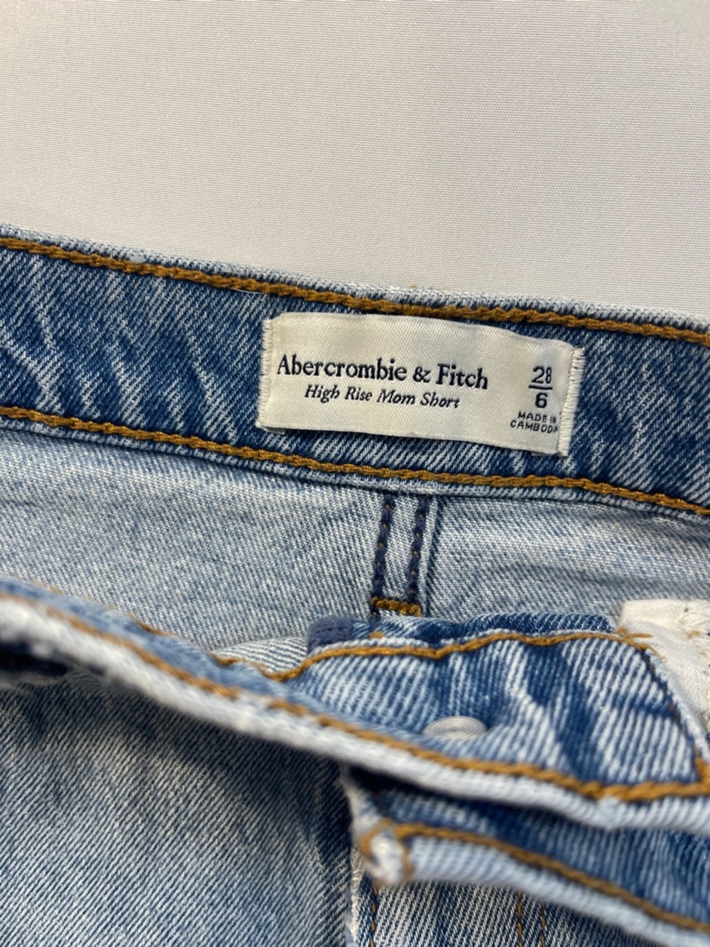 Abercrombie & Fitch High Rise Mom Short Size 28/US6 - Picture 4 of 7